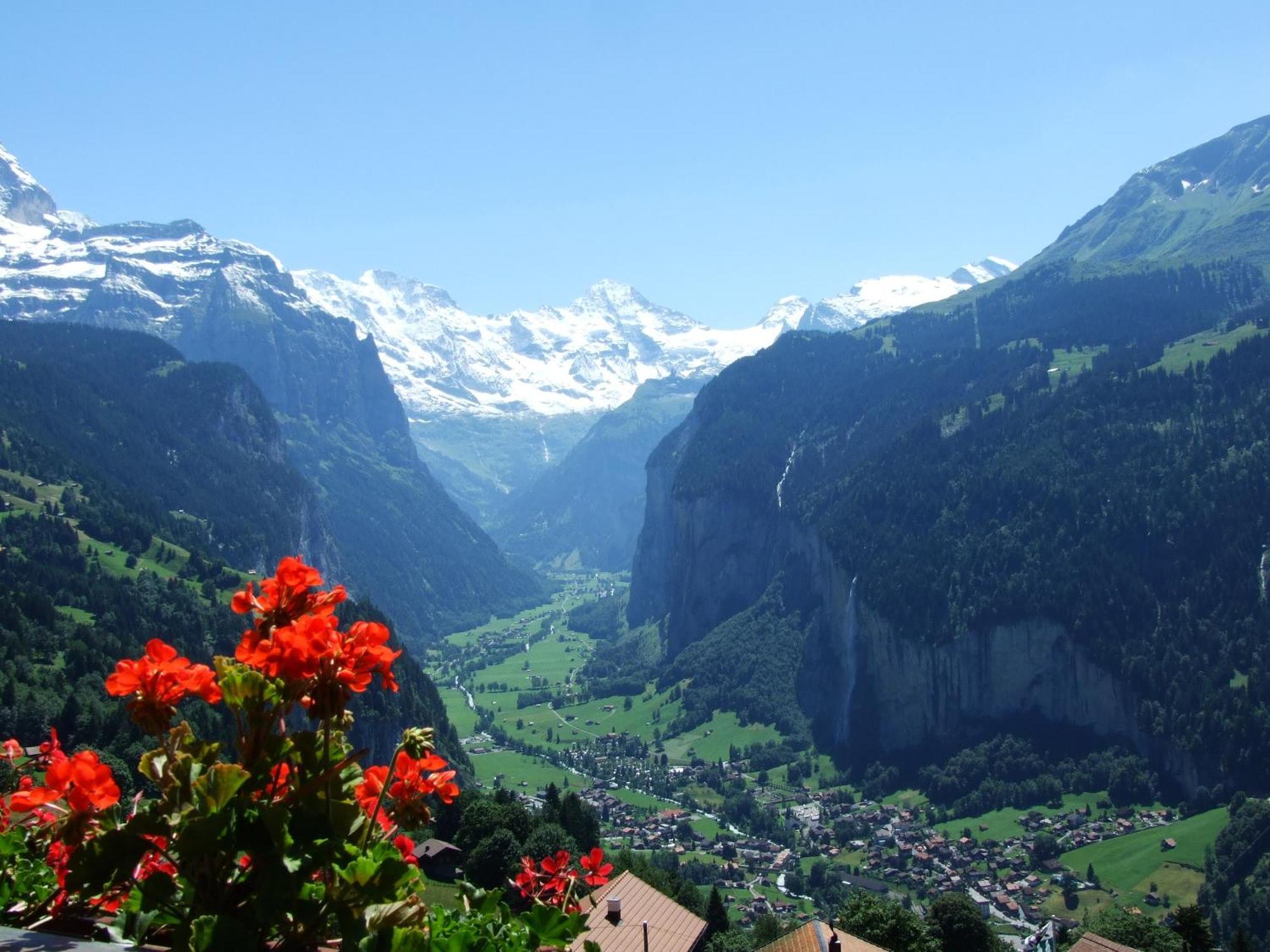 Hotel Bellevue - Traditional Swiss Hideaway Wengen Exterior photo