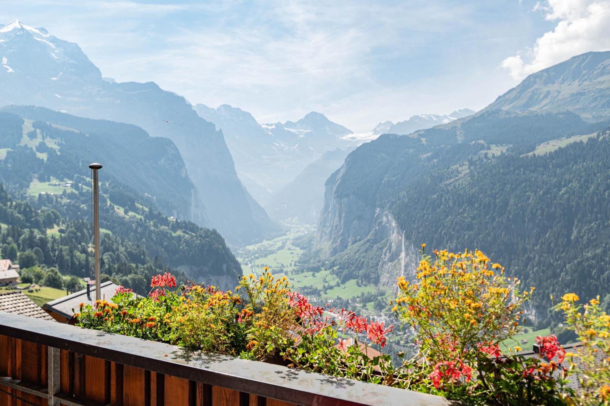 Hotel Bellevue - Traditional Swiss Hideaway Wengen Exterior photo