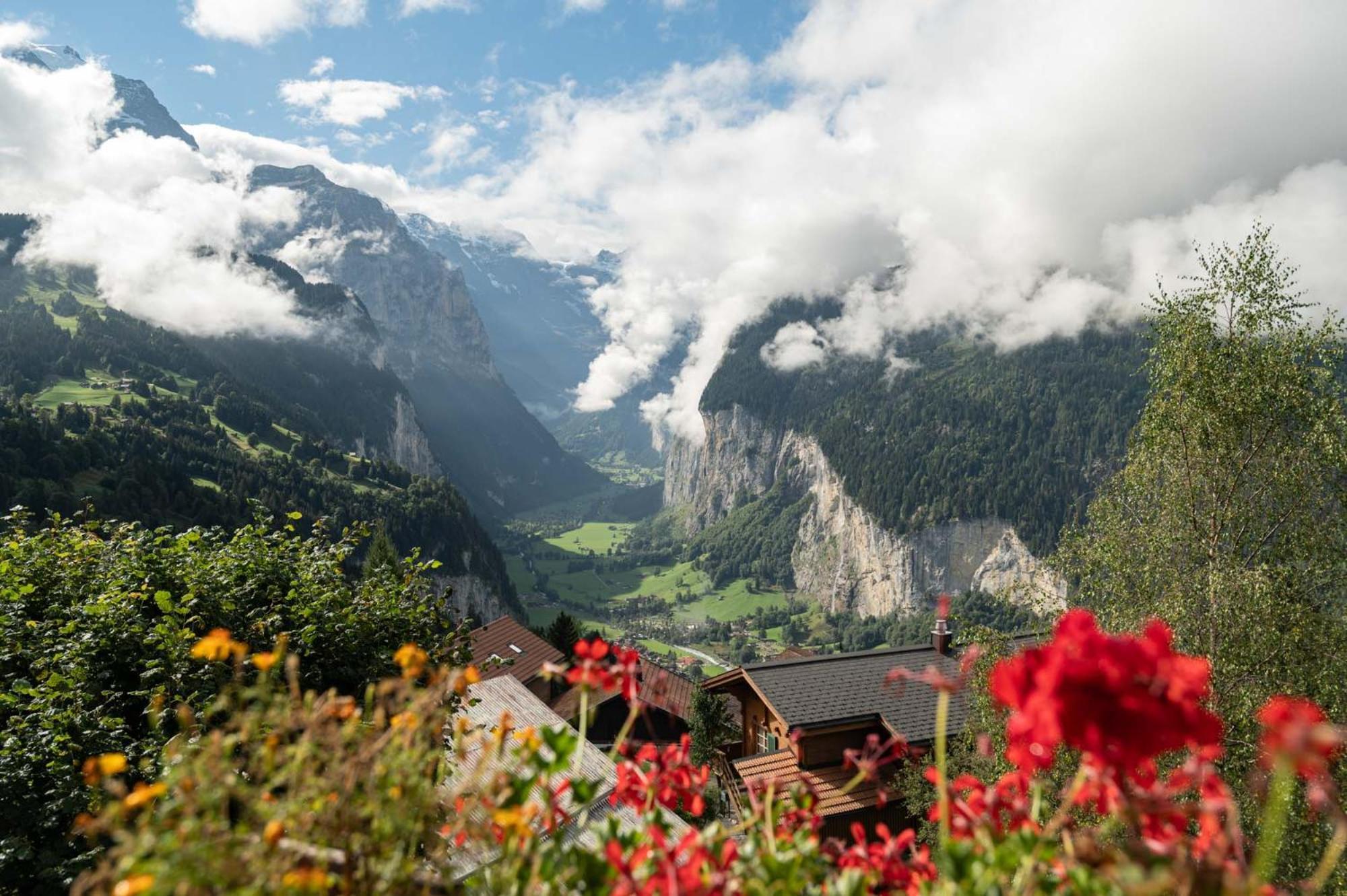 Hotel Bellevue - Traditional Swiss Hideaway Wengen Exterior photo